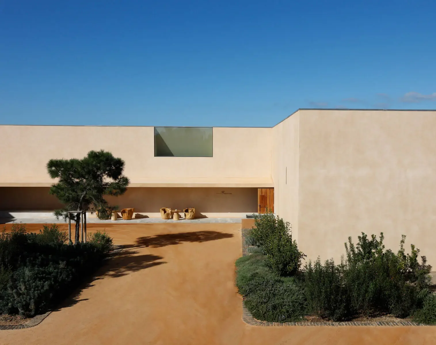 The clifftop retreat above the beach on the Aljezur coast
